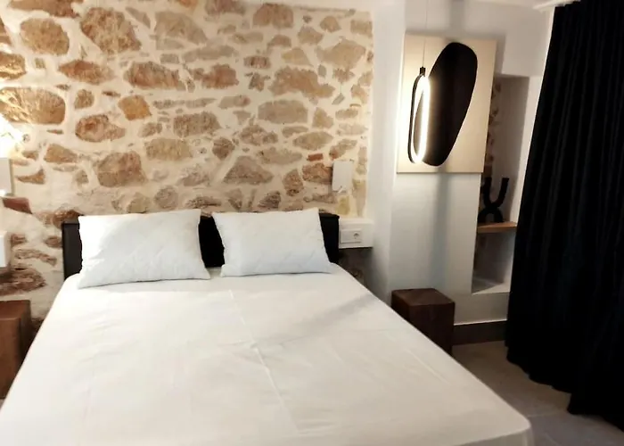 Χώρος Με Επιλεκτική Λιτότητα Και Χαμάμ